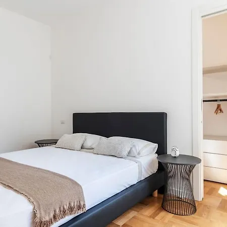 Zefiro Flexyrent Apt. A.c., Parking Close To Διαμέρισμα